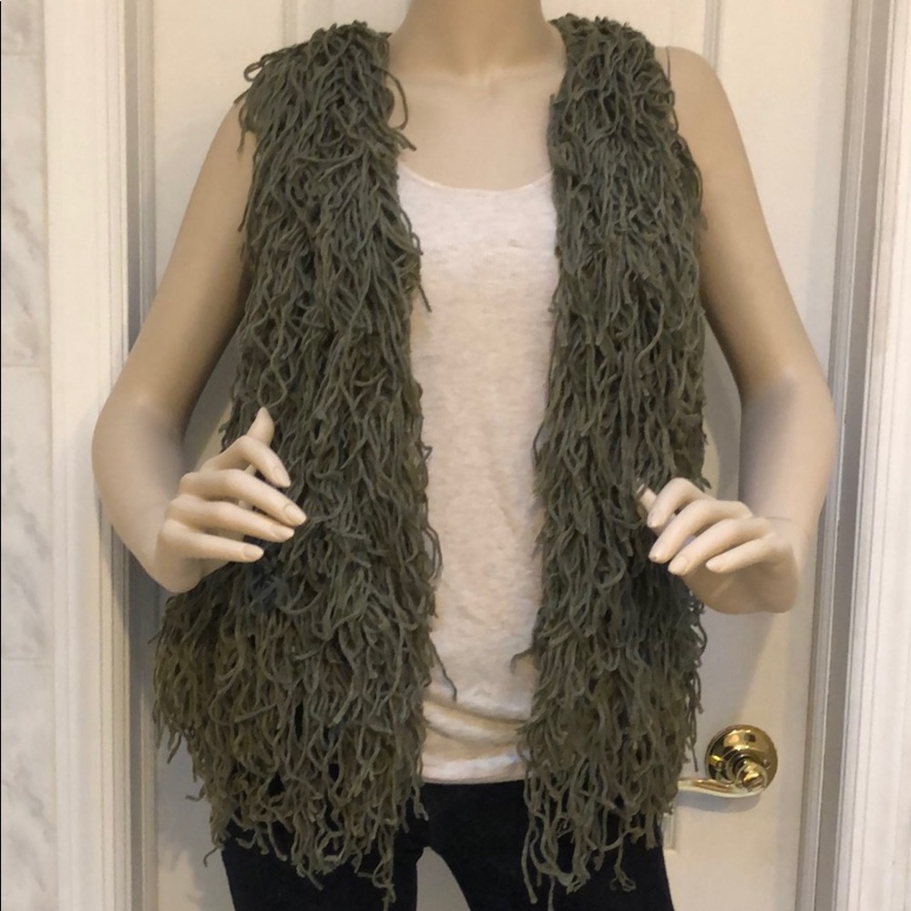 SHAGGY GREEN VEST - Picture 4 of 6